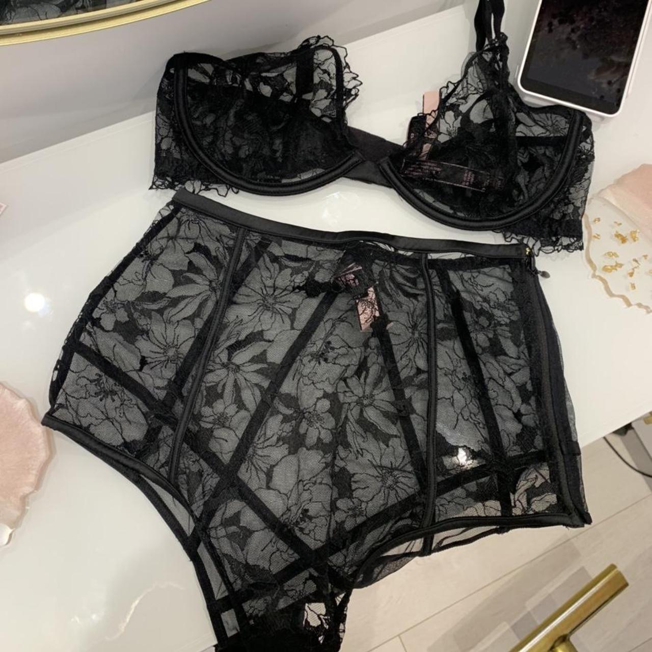 💖 Victoria’s Secret 💖 Beautiful black laced... - Depop