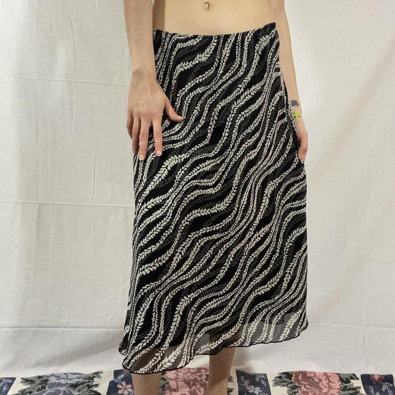 Women's Black and White Skirt | Depop