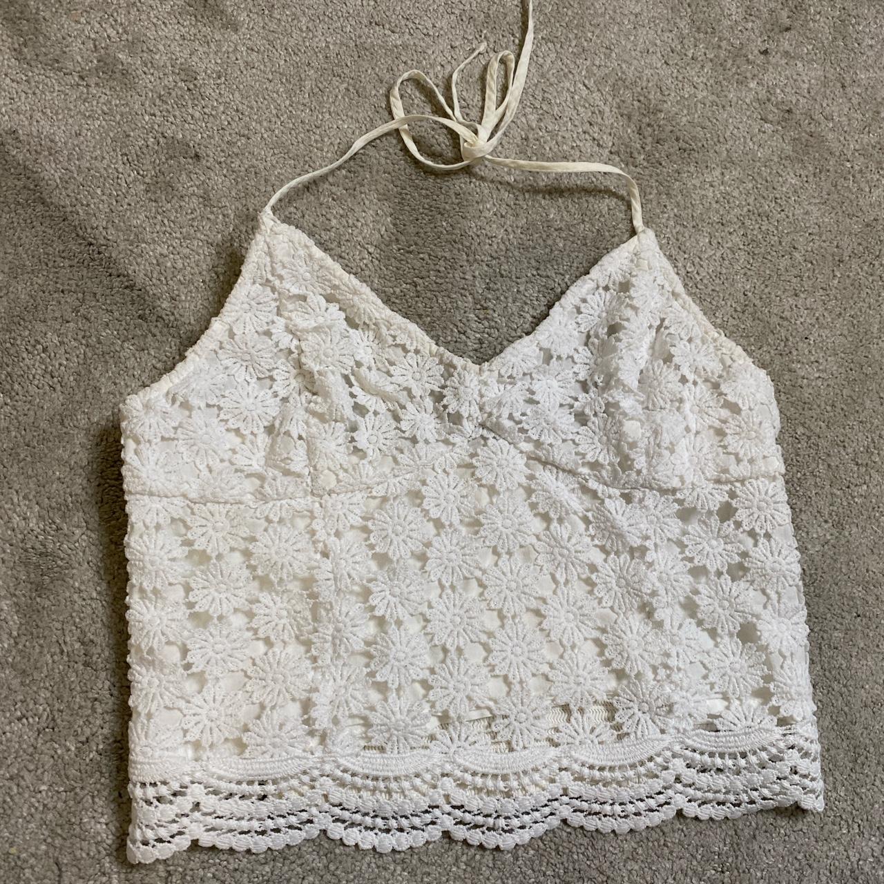 Hollister Co. Women's White and Cream Crop-top | Depop