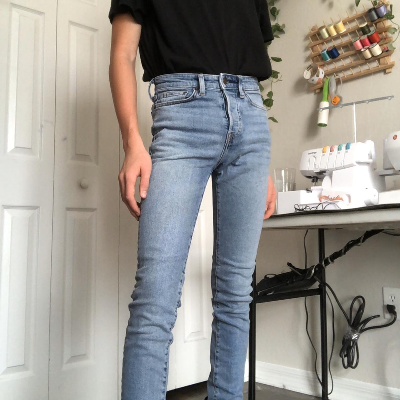 Amazing lightning wash skinny jeans by H&M. These... - Depop
