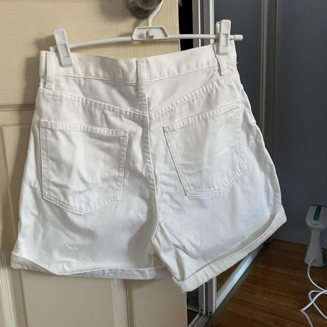 UNIQLO Women's White Shorts | Depop