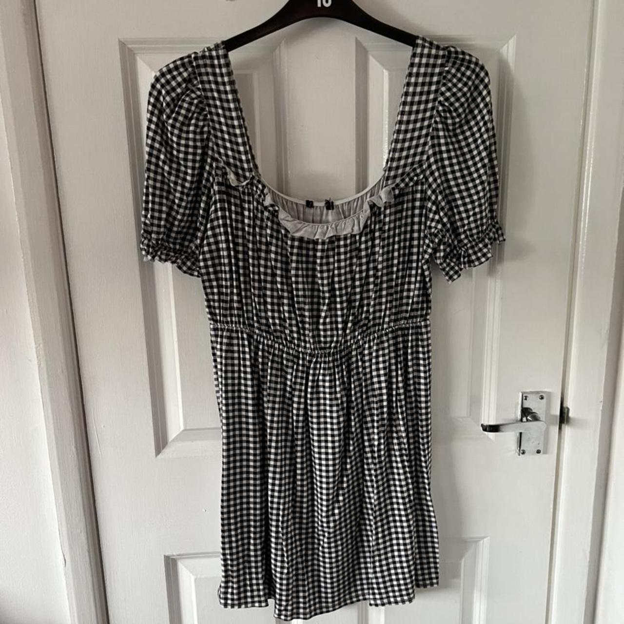 Black and white gingham dress Stretchy waist for a... Depop