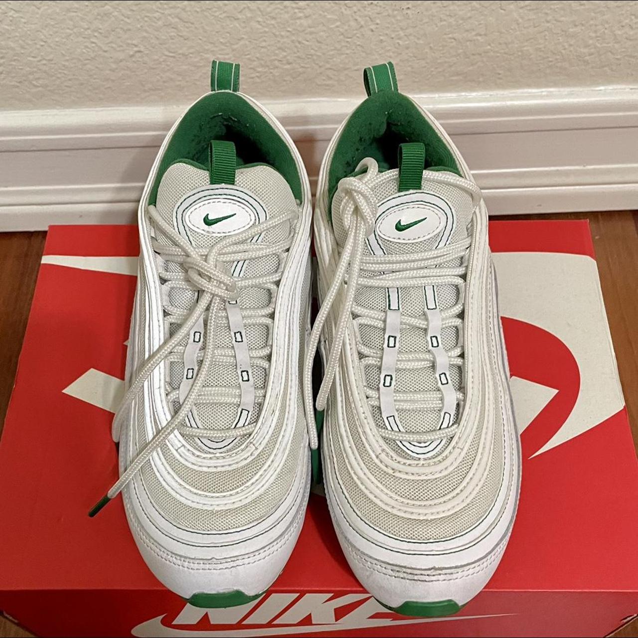 white and pine green air max 97