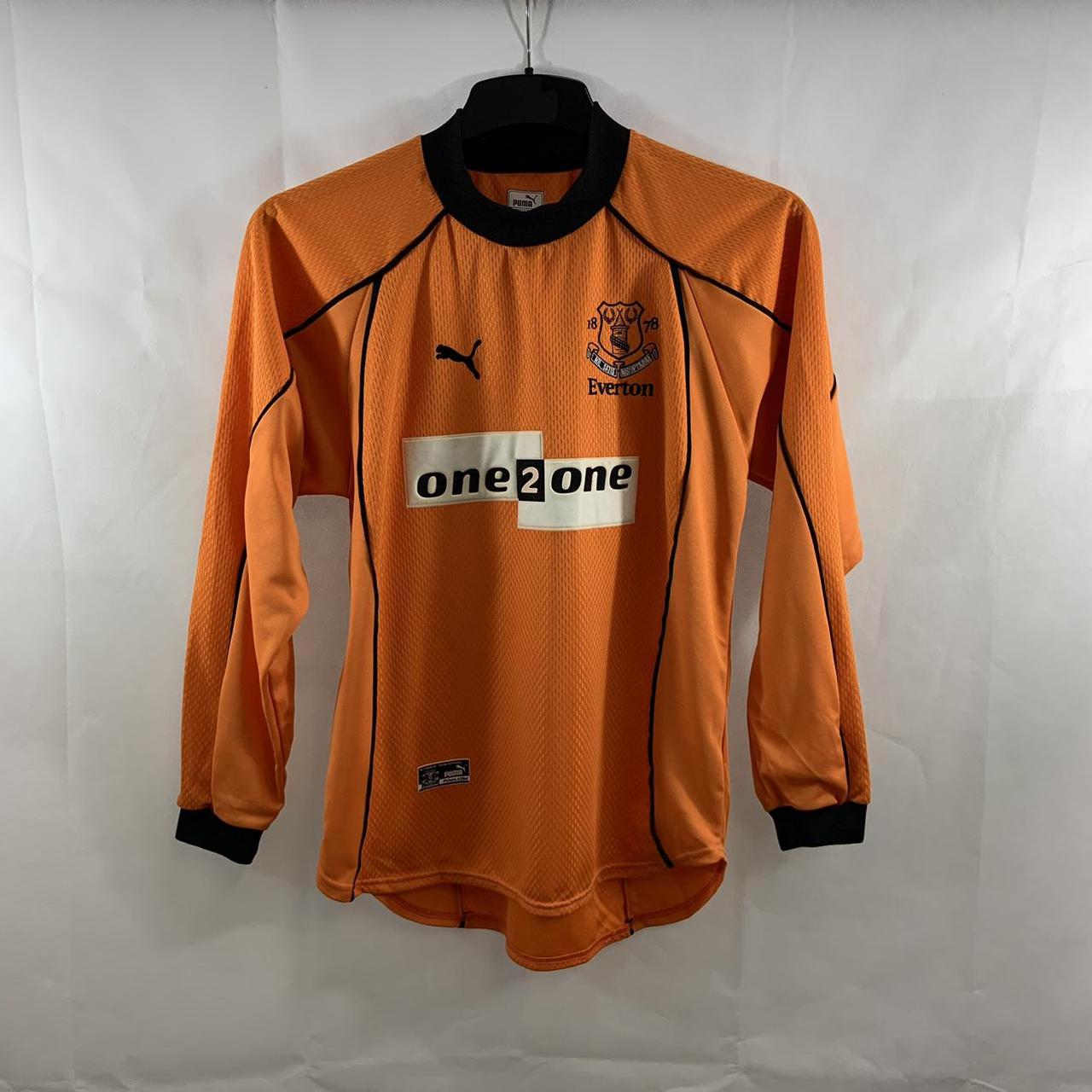 everton gk shirt