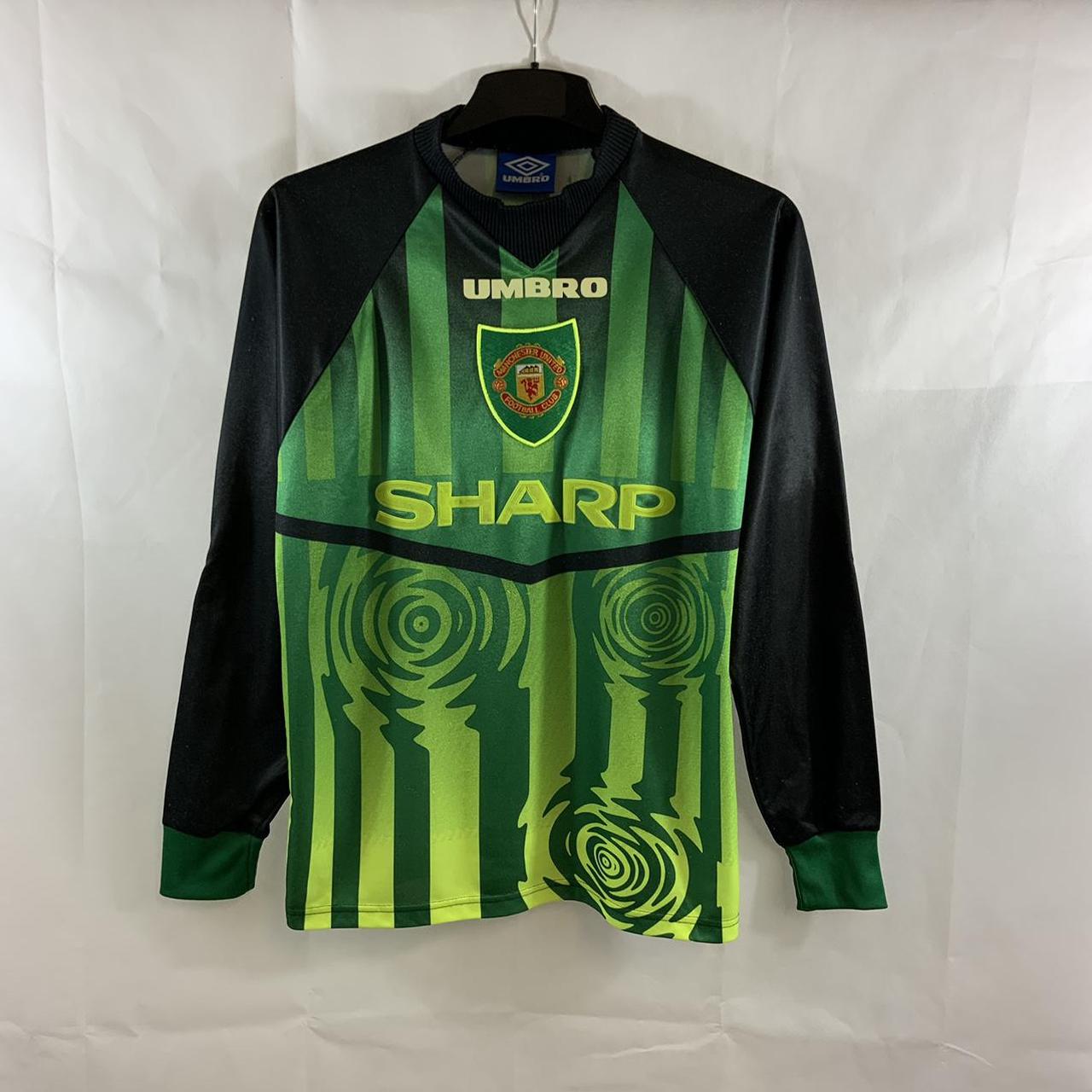 Umbro manchester united jersey sharp, Men's Fashion, Tops & Sets