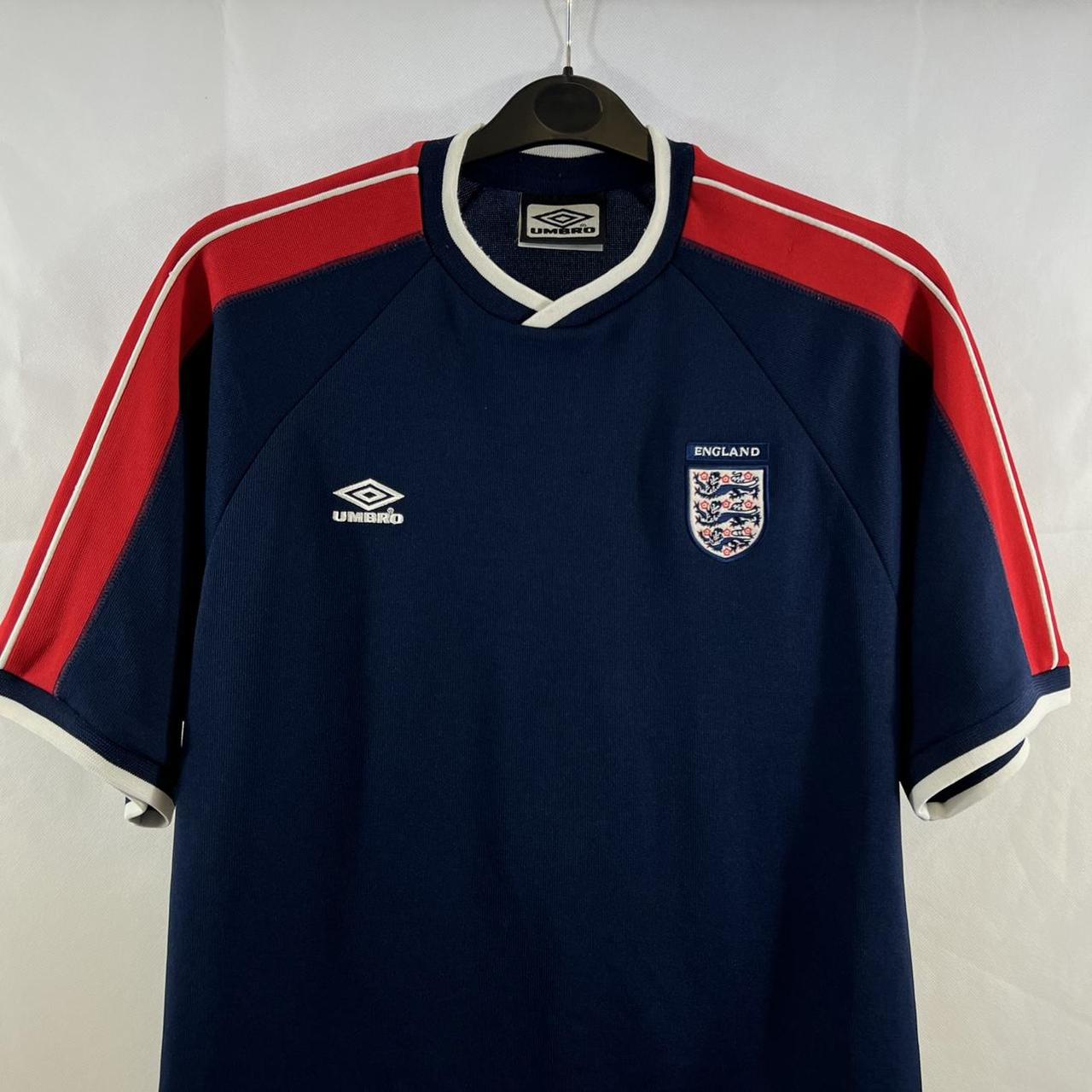 England Training Football Shirt 2000/01 Adults Large... - Depop