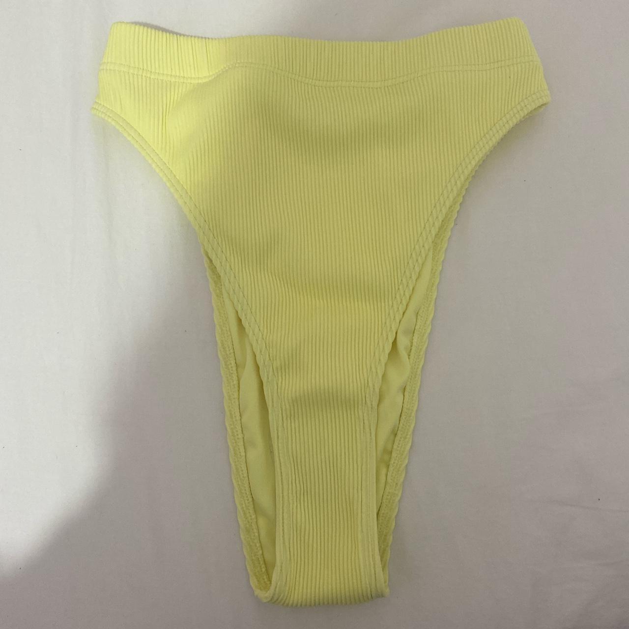 ~ little mix leigh-anne pinnock yellow In A Seashell... - Depop