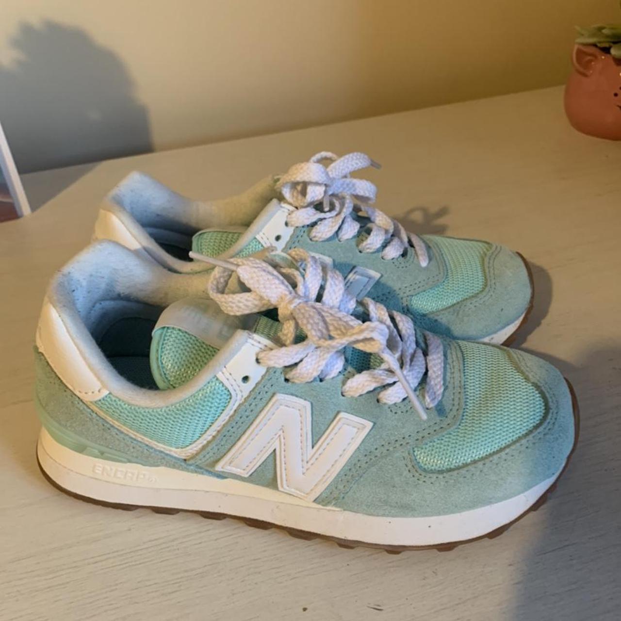 Mint green new balance 2024 trainers