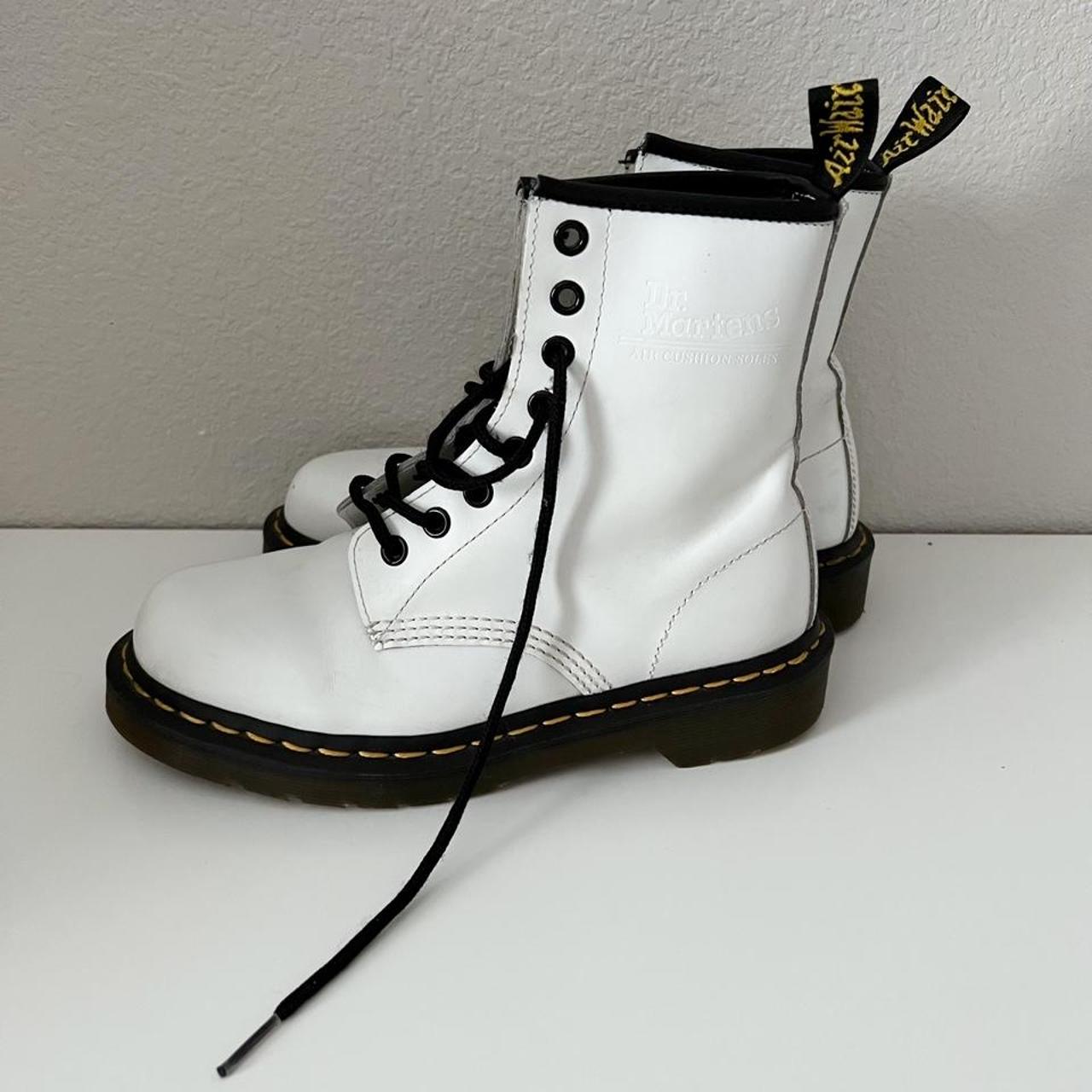 1460 doc martens white