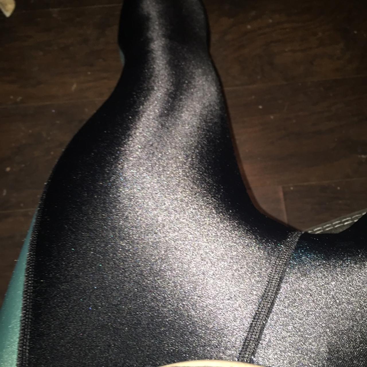 Beautiful shiny 80s vintage style leggings with a - Depop