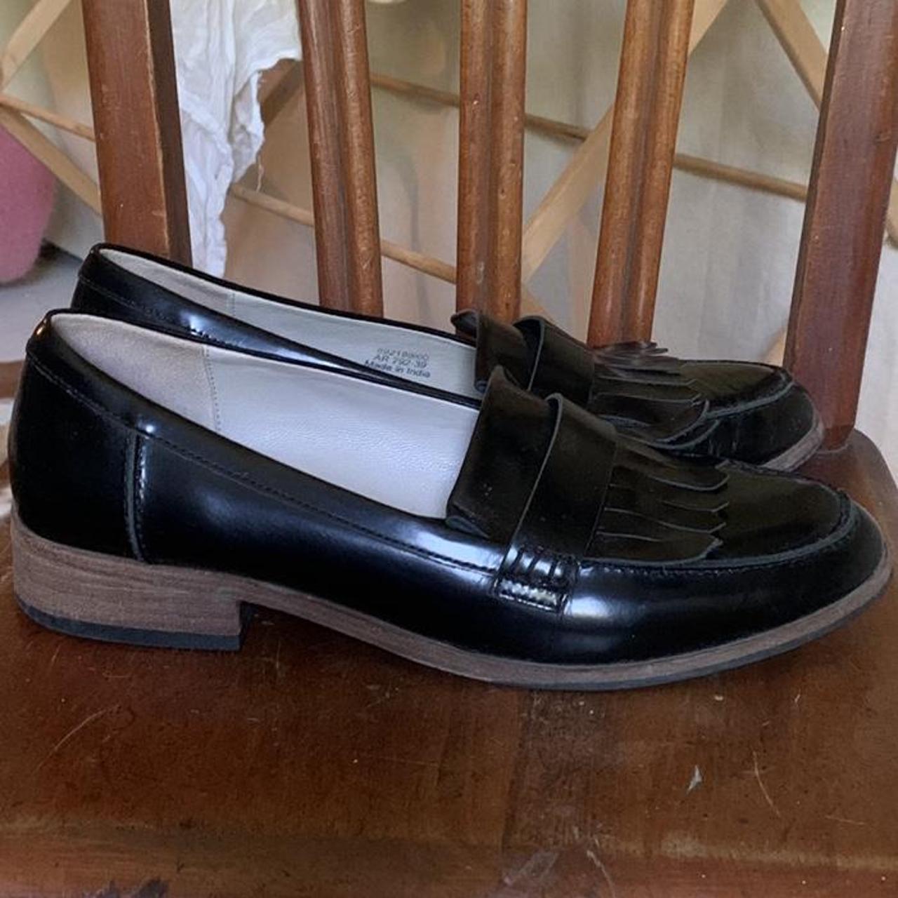 Boden Loafers Patent leather Fringe detail Very... - Depop