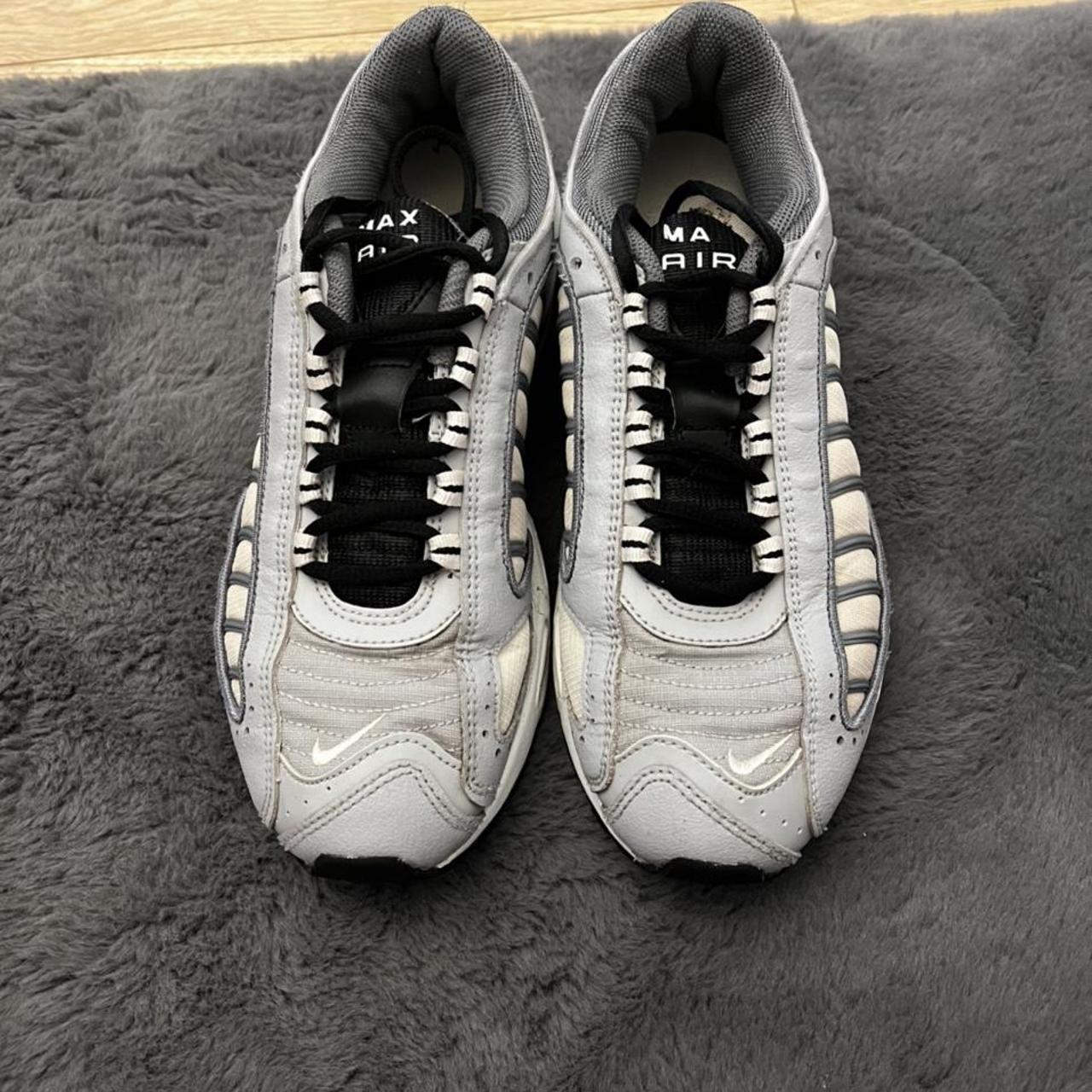 airmax tailwind black