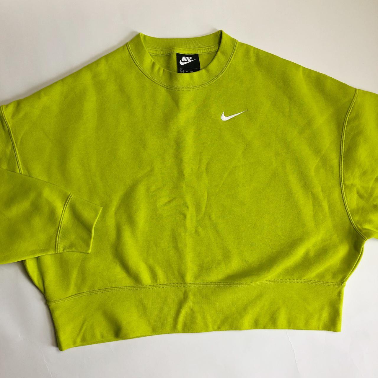 Nike mini swoosh 2025 oversized cropped yellow sweatshirt