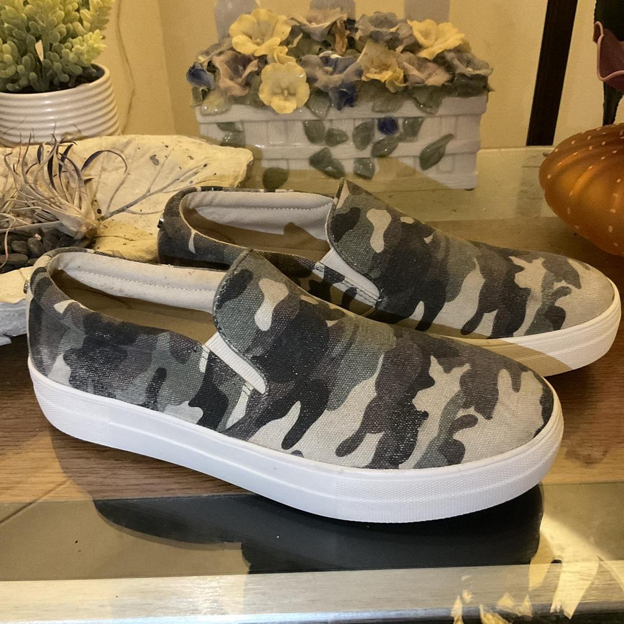 Gills camouflage platform hot sale sneakers steve madden