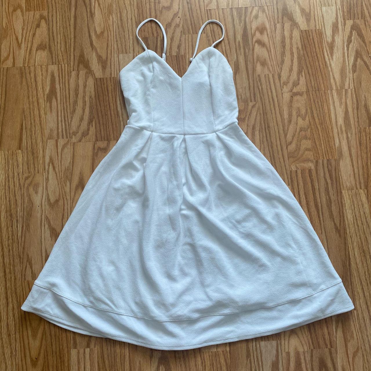 ModCloth Women's White Dress | Depop