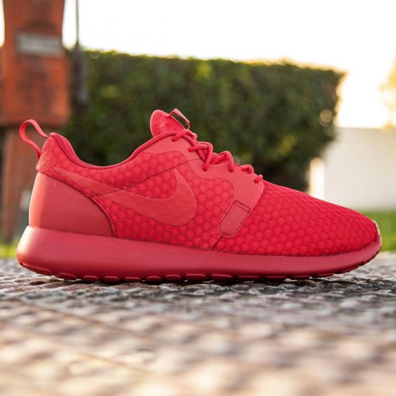 roshe triple red