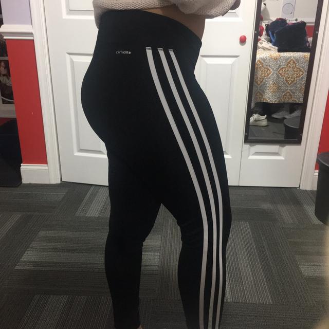 Adidas Womens leggings Size M for Sale in Bronx, NY - OfferUp
