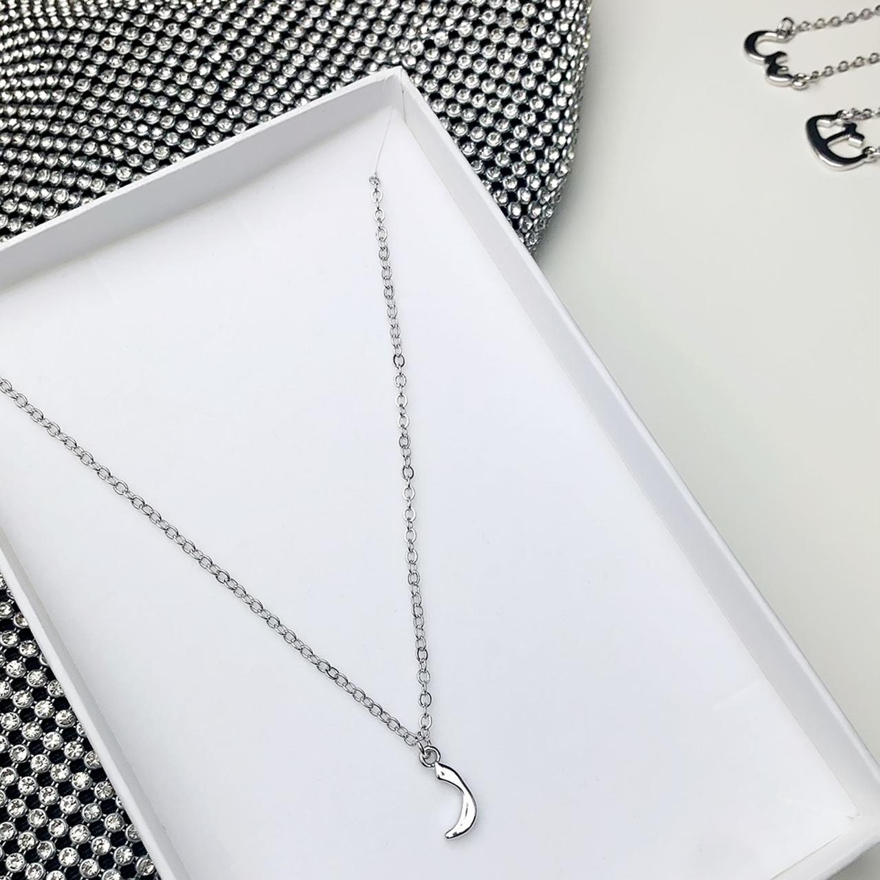 Amazon.com: DudodooAA Initial Letter Arabic Round Necklaces For Women Gold  Chain Arabic Letter Pendant Necklace Femme Jewerly Bff - Silver Color - Q -  45cm (18 Inches)-39845 : Clothing, Shoes & Jewelry