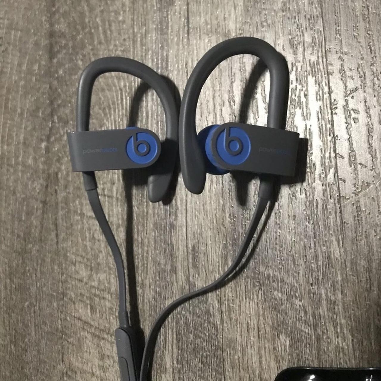 Powerbeats Flash Blue, What you'd get:,