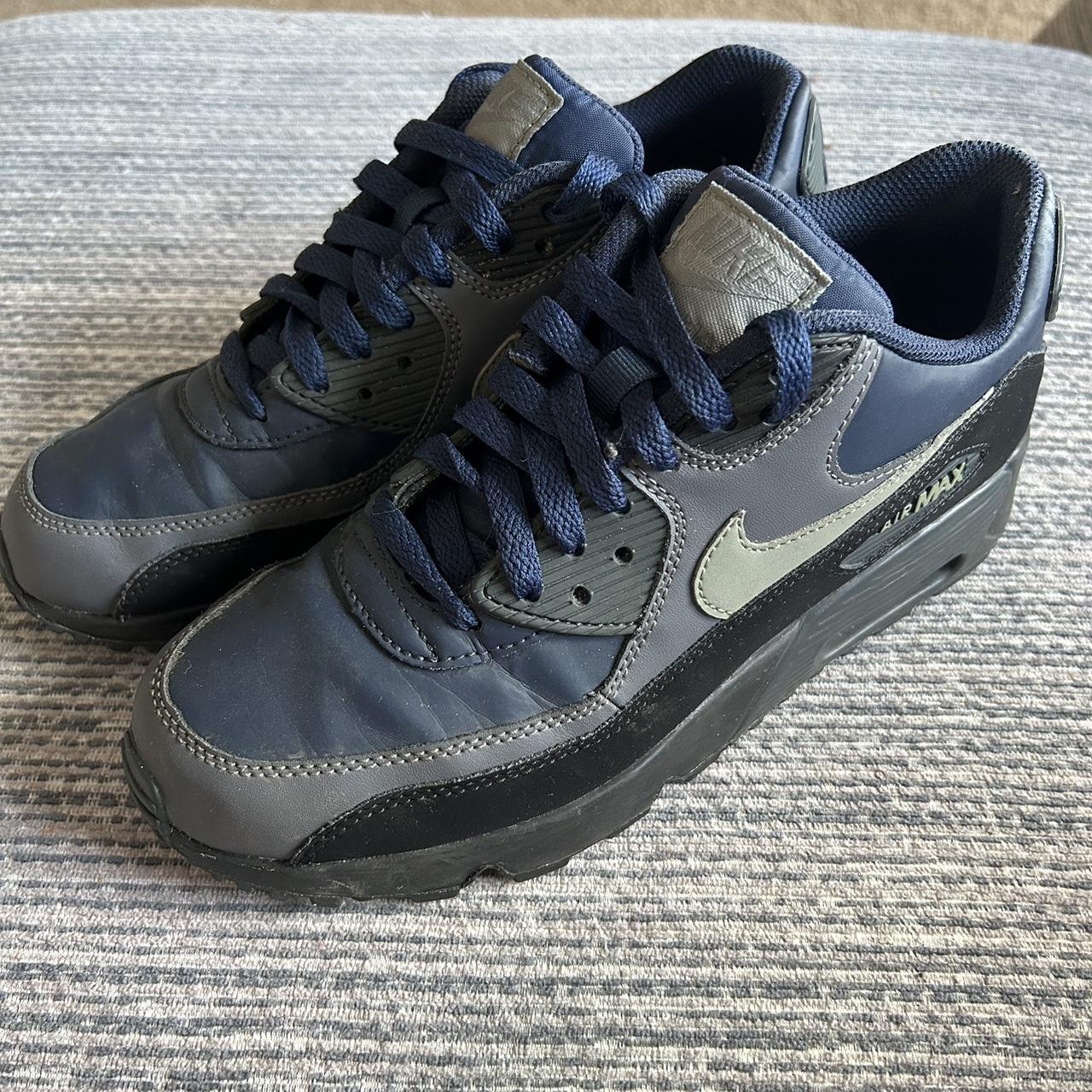 womens navy nike air max