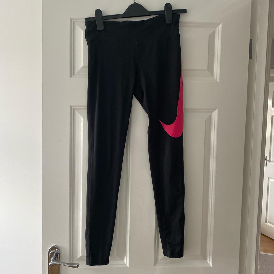 Nike dri fit gym leggings with pink tick Size S - Depop
