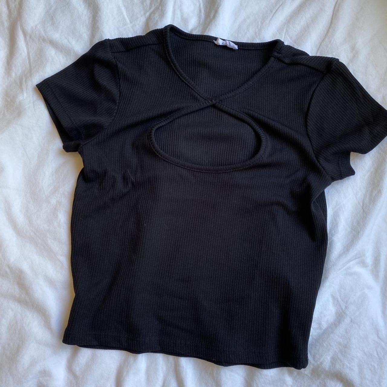 super cute cut out tee really flattering! similar... - Depop