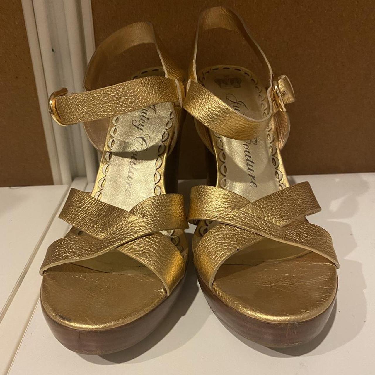 Juicy Couture Women's Gold Sandals | Depop