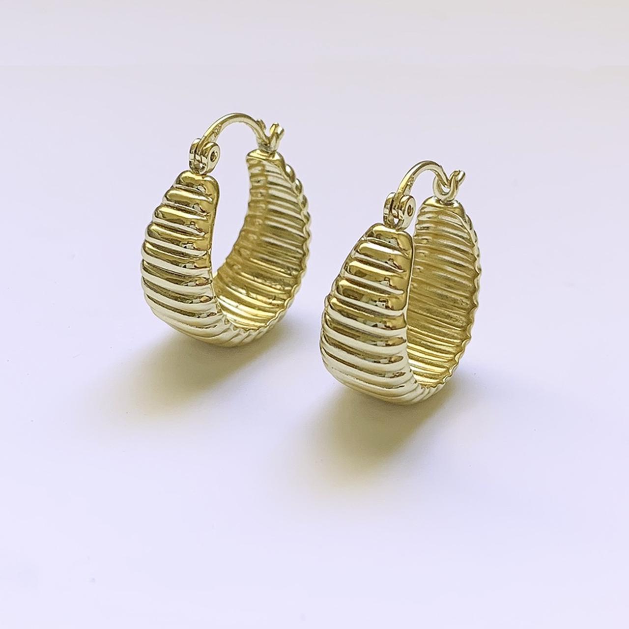 womens retro 6 gold hoops