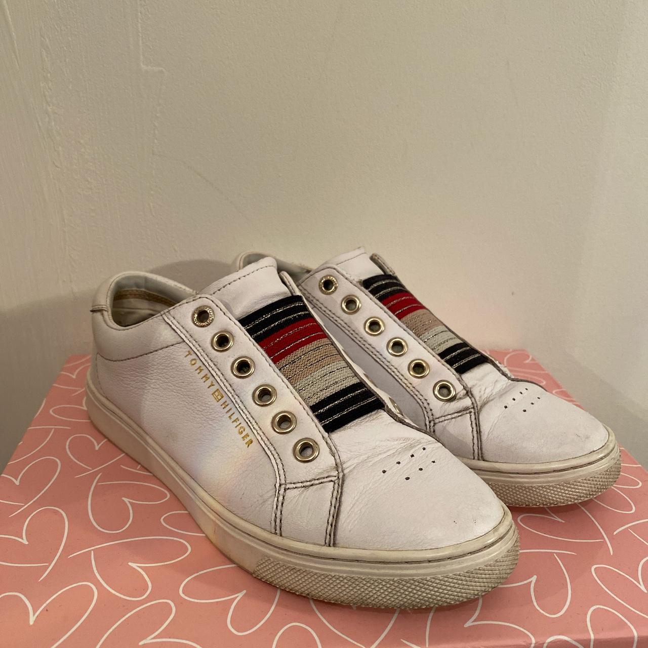 Tommy hilfiger trainers size on sale 4