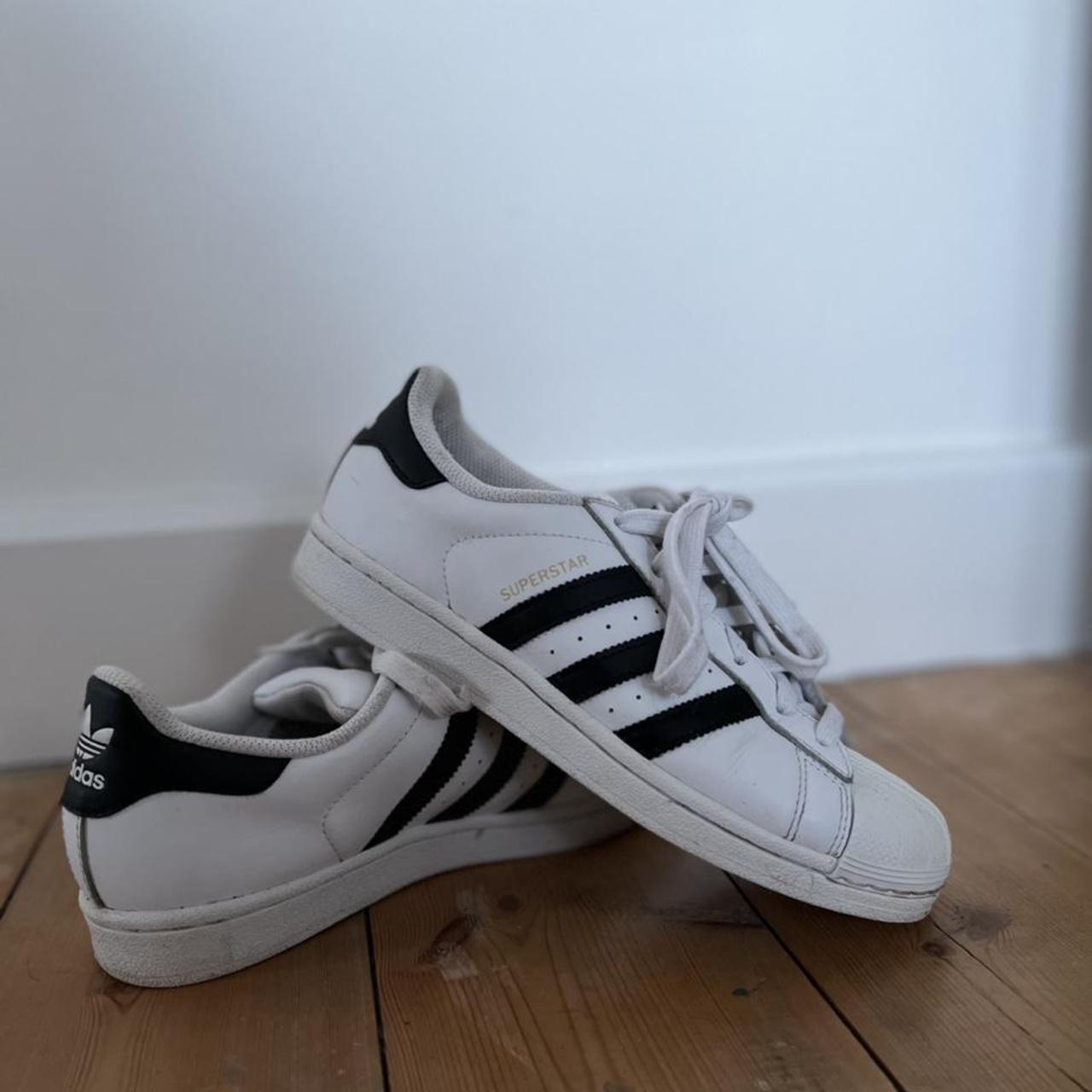 superstar trainers size 5