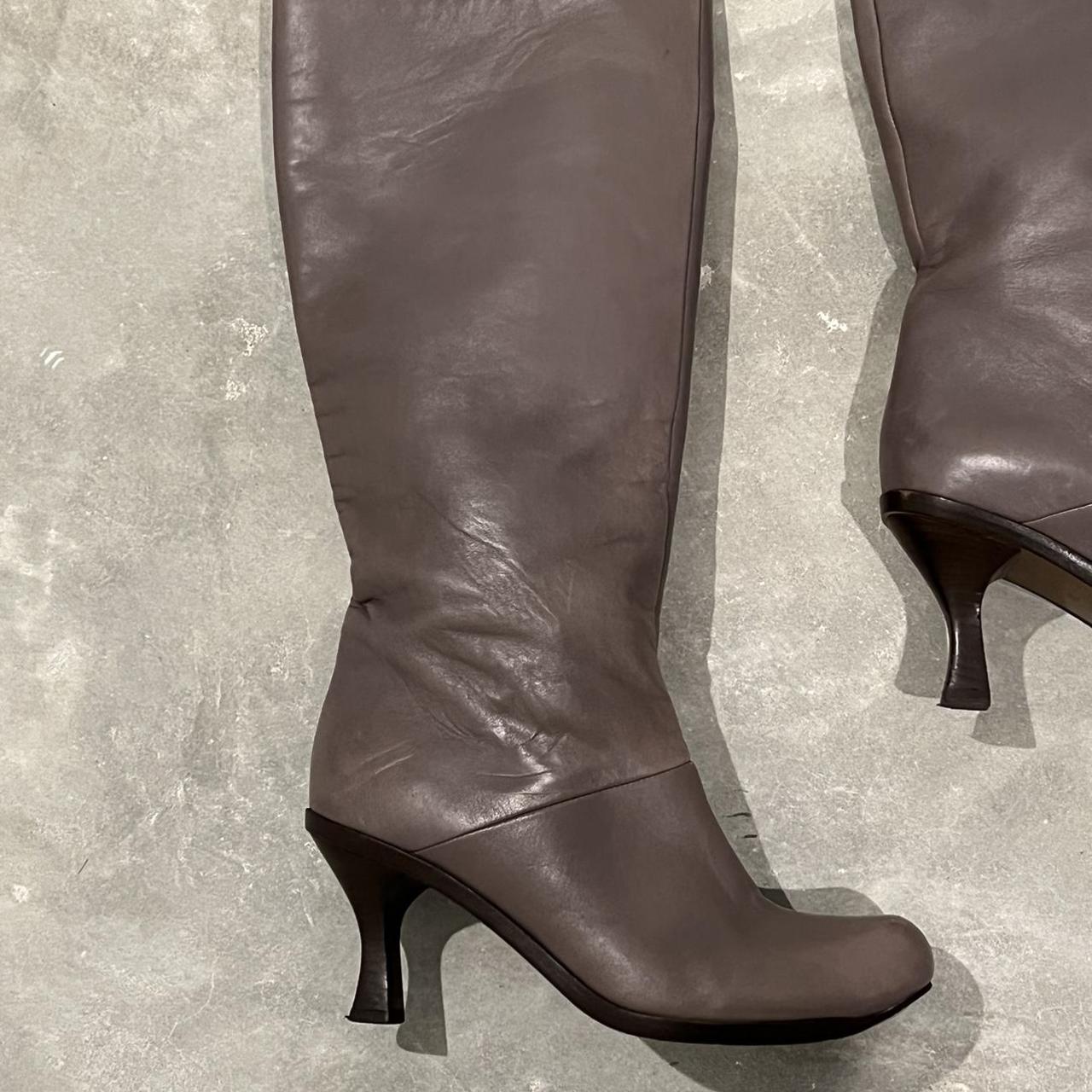 Product Image 2 - Marni Heel Boots

Measurements

Heel: 2.5ins

Length: 15.5ins

Calf: