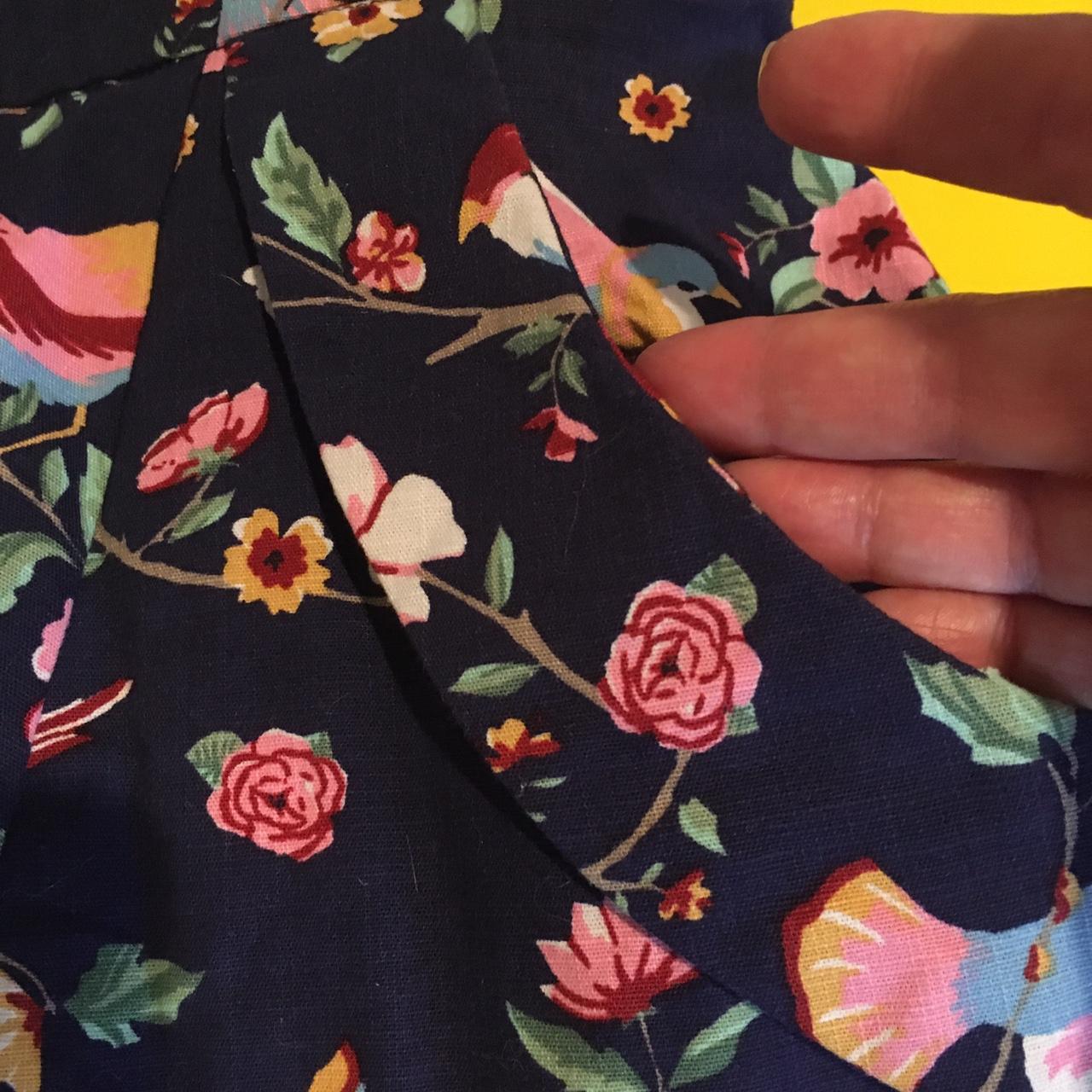 Collectif Women's Navy and Pink Skirt (2)