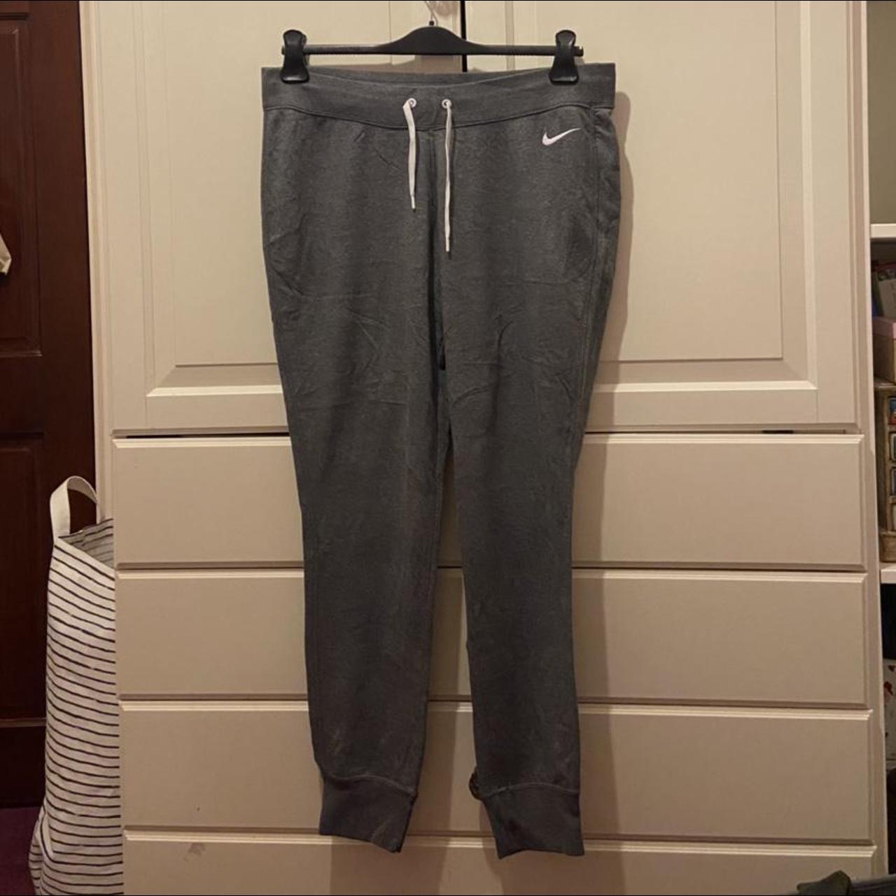 Nike Women's Joggerstracksuits Depop