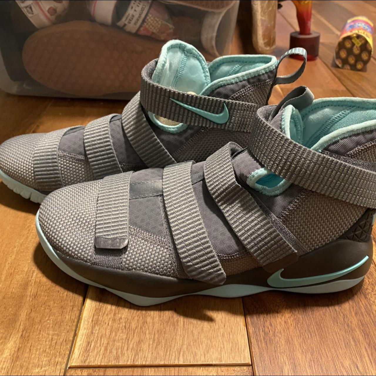 Lebron soldier clearance 11 grey