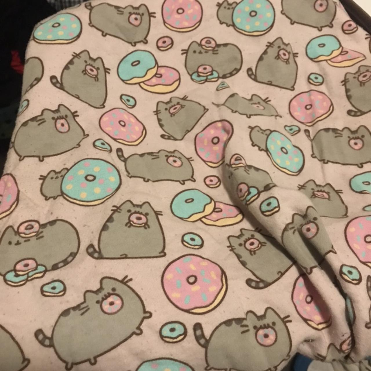 Pusheen Sweatshirt Hot Topic item Just doesnt bring Depop