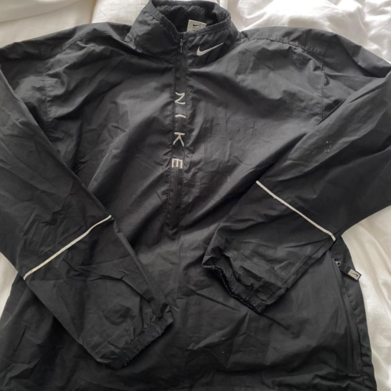 black nike jacket/ waterproof. size M. vintage.... - Depop