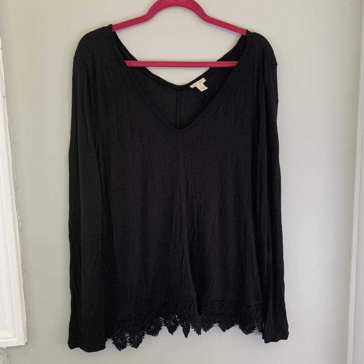 LF Black Blouse #LF #blackblouse #LFtop #summer #flowy - Depop