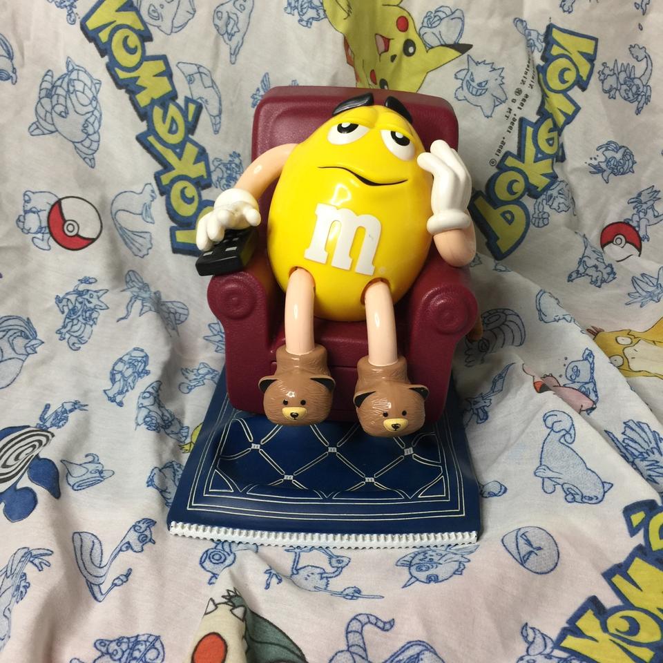 Yellow M&M La-Z-Boy Candy Dispenser – Aunt Gladys' Attic