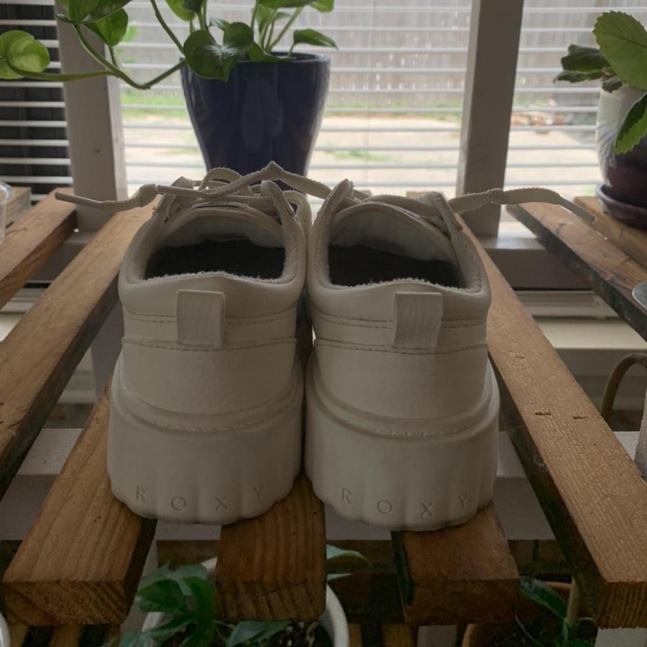 roxy white tennis shoes