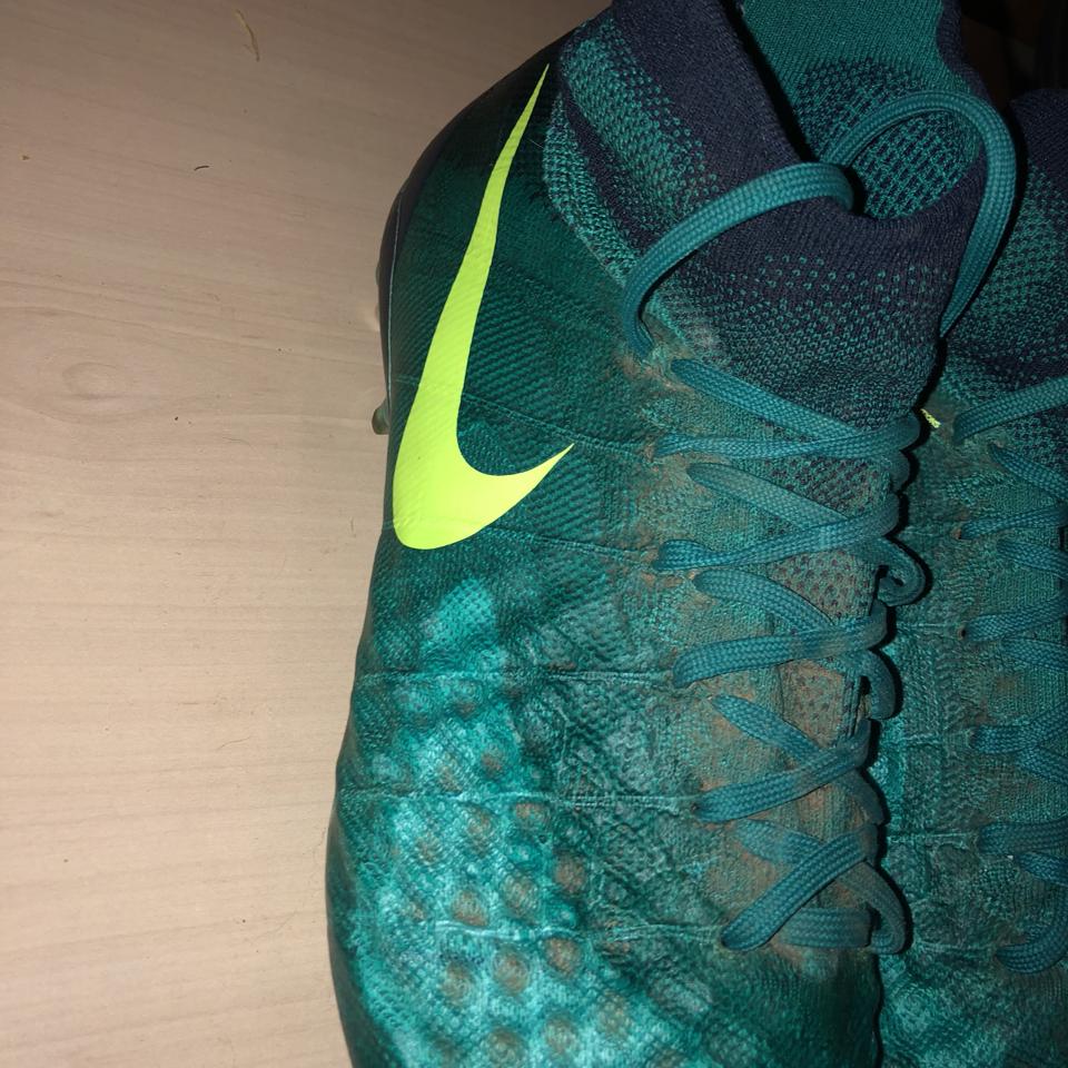 nike magista obra metal studs
