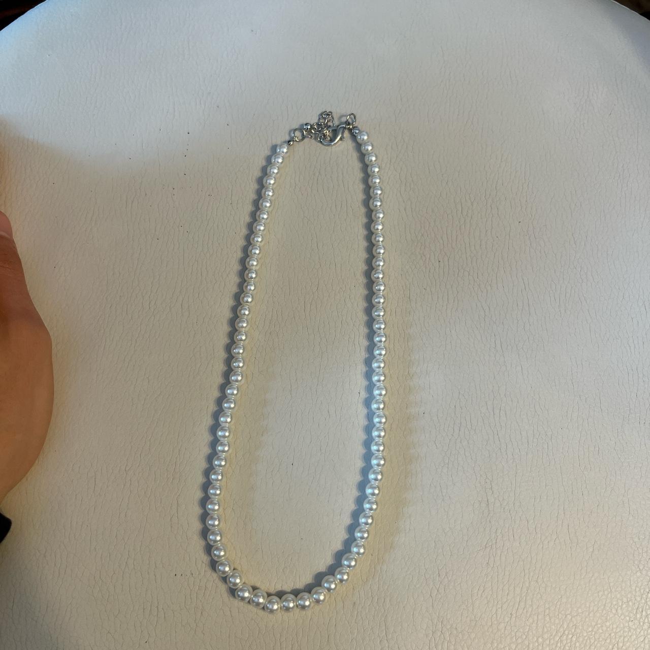 Super cute pearl necklace os brand new never worn - Depop