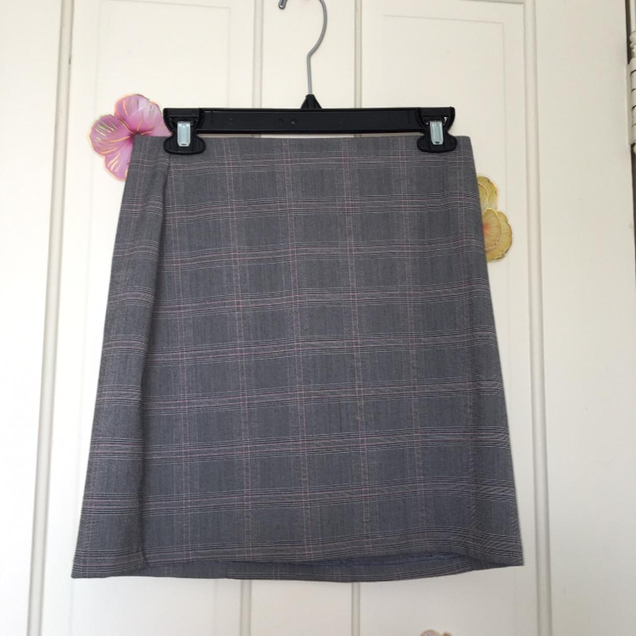 Plaid pink and grey skirt - Depop