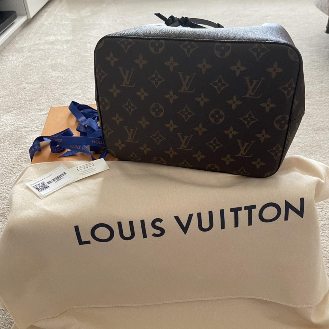 Authentic Louis Vuitton Epi Noe Bucket Bag. Size - Depop