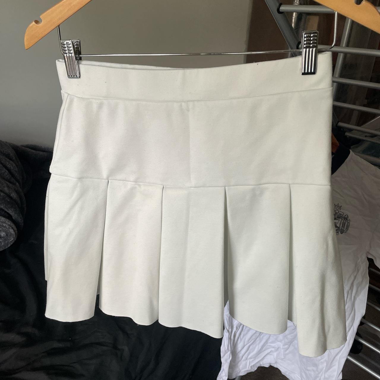 Lioness Women's White Skirt | Depop