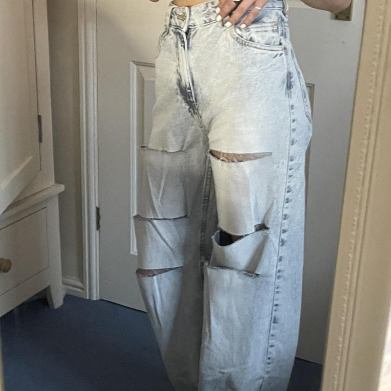 bershka 90s ripped flare jeans