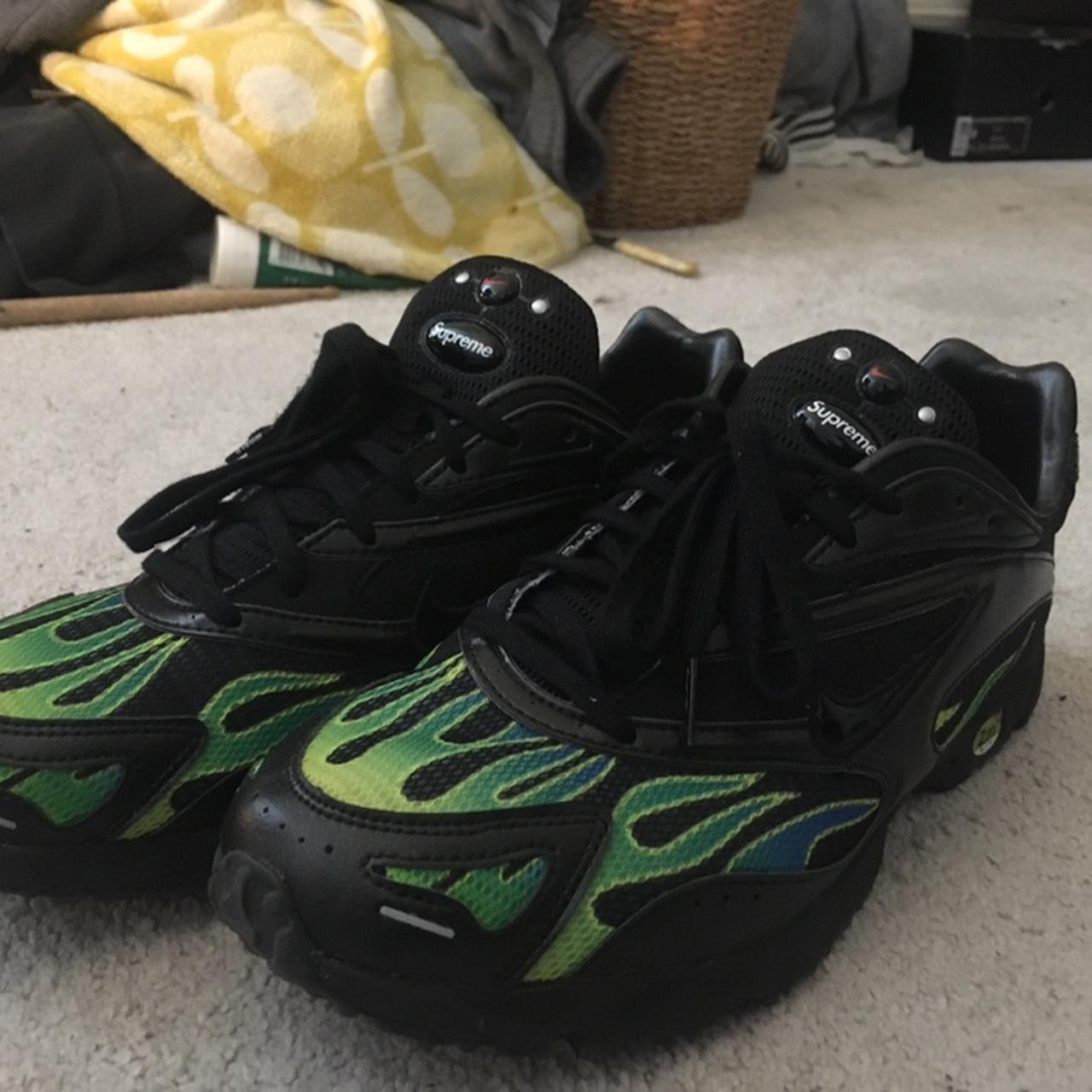 Nike zoom streak spectrum plus store supreme black