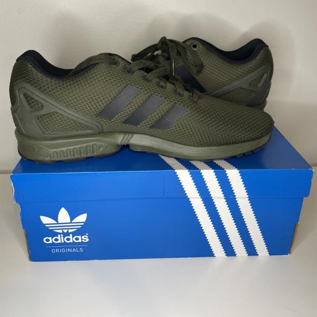 Olive green 2025 adidas zx flux