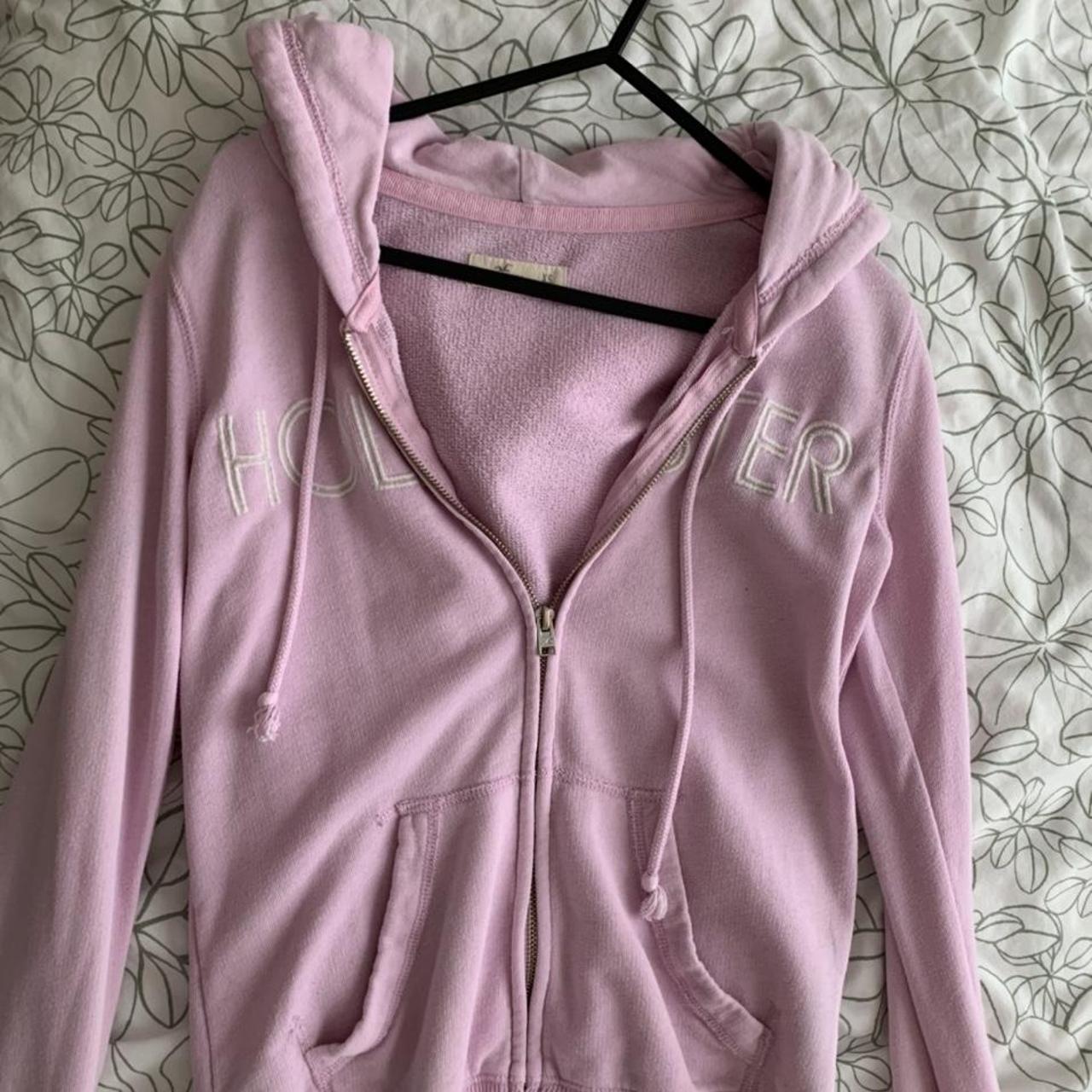 pink hollister hoodie size xs would fit a 48... Depop