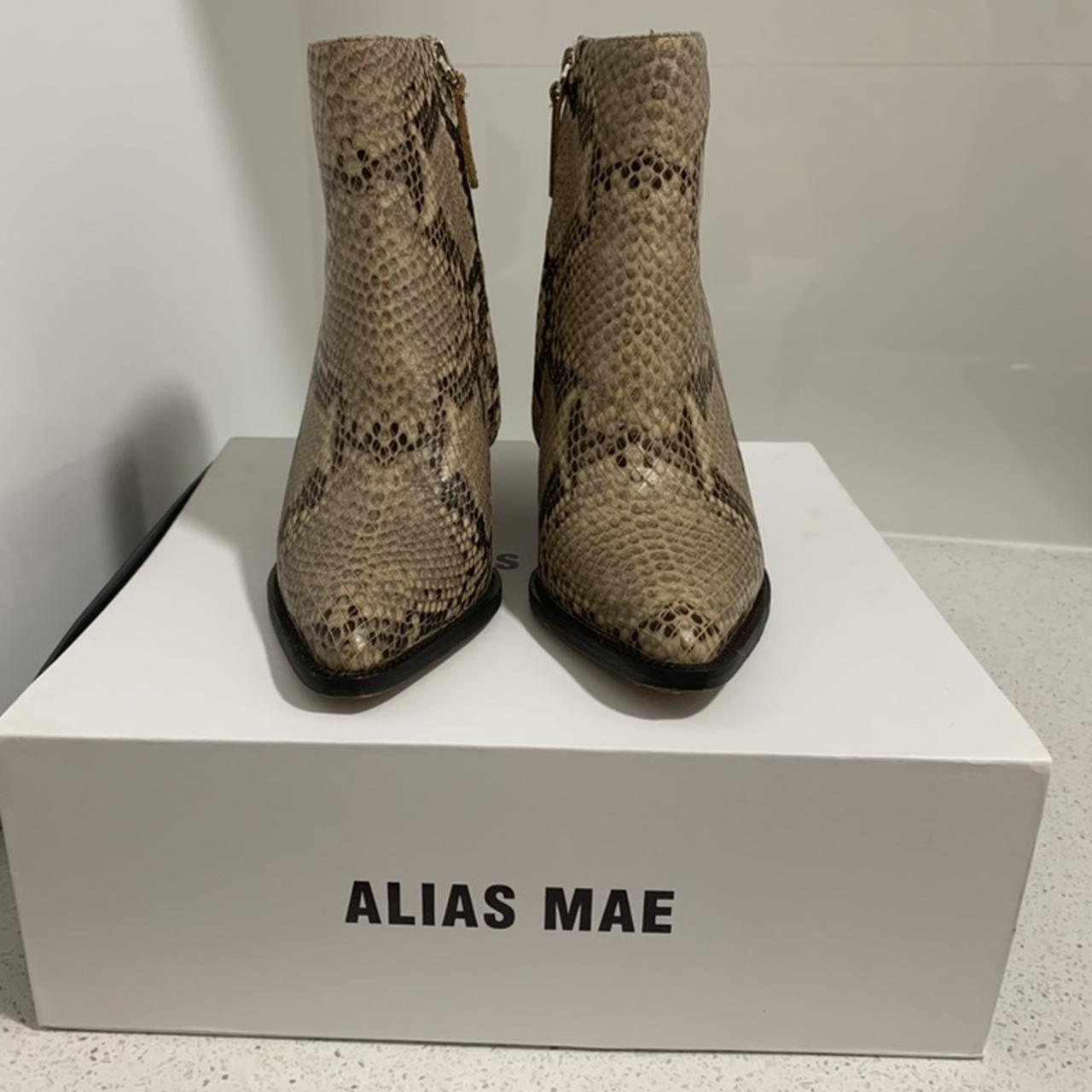 Alias mae hot sale snakeskin boots