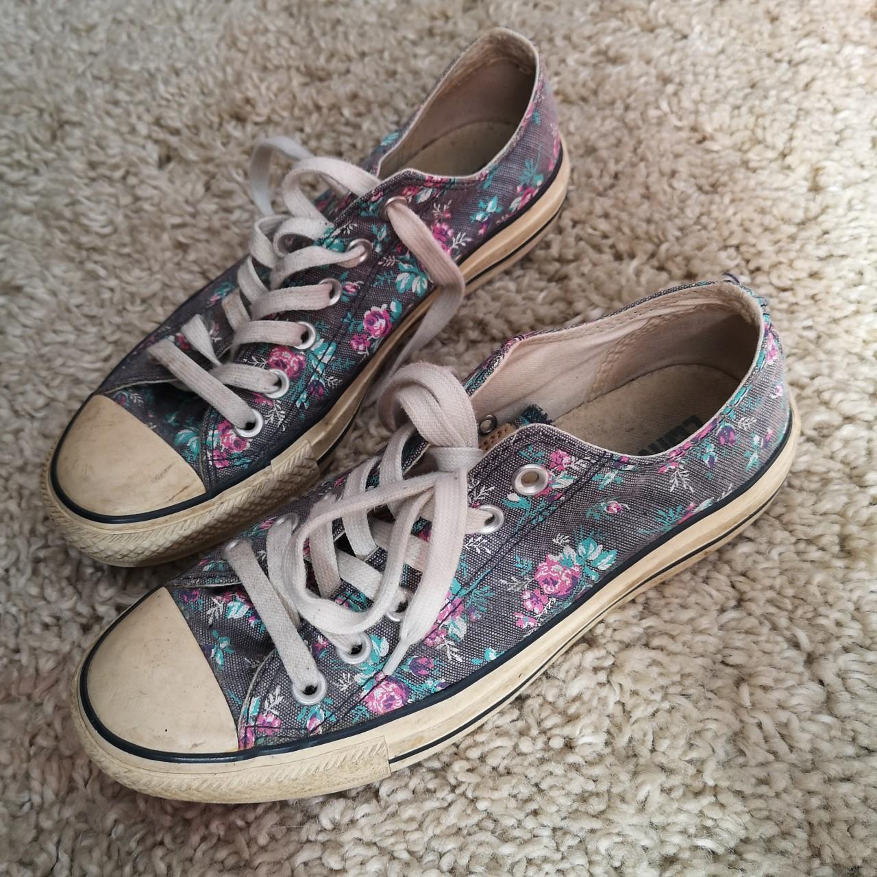 2000s vintage style floral low top converse 💖 Navy... - Depop